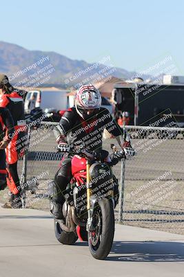 media/Dec-01-2025-Moto Forza (Mon) [[2daa91e15f]]/4-Around the Pits/